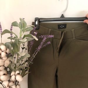 Whit house black market ankle slacks, size 0